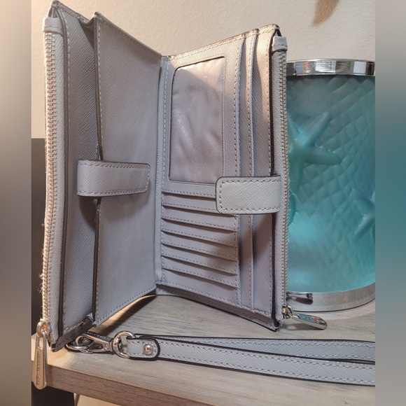 Michael Kors Smart Phone Wallet Double Zipper Wristlet - Picture 3 of 4